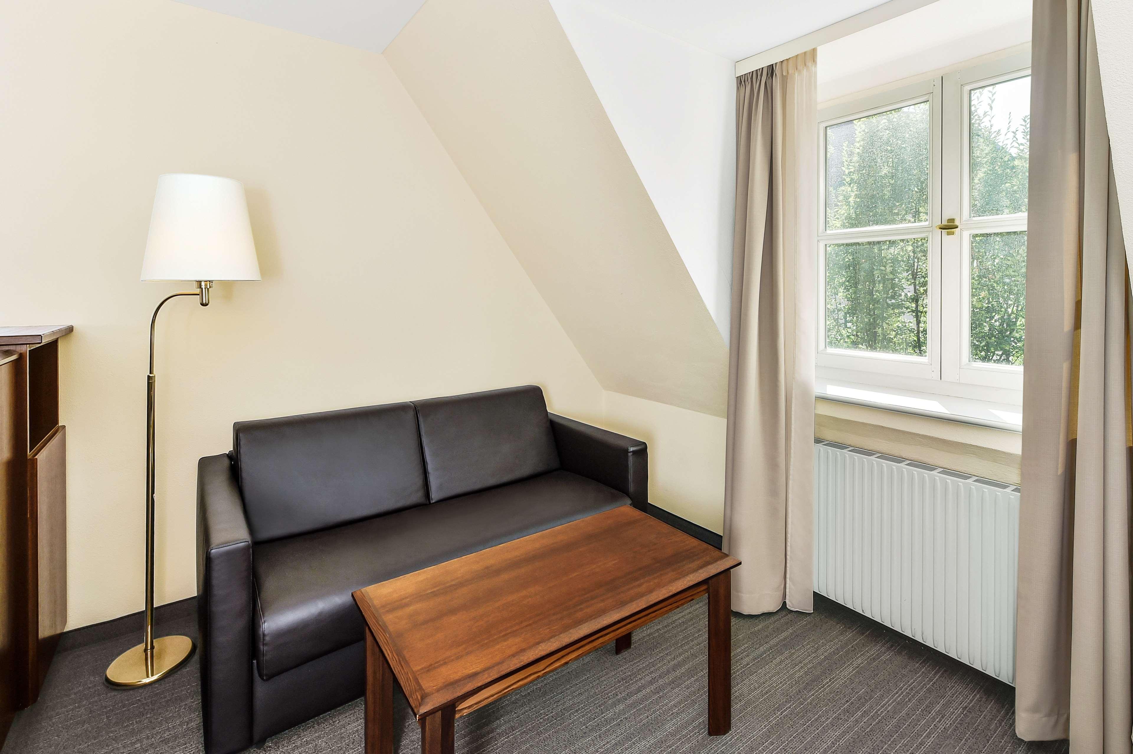 Hotel Kloesterle Noerdlingen - In Kuerze Elaya Hotel Kloesterle Nördlingen Екстериор снимка