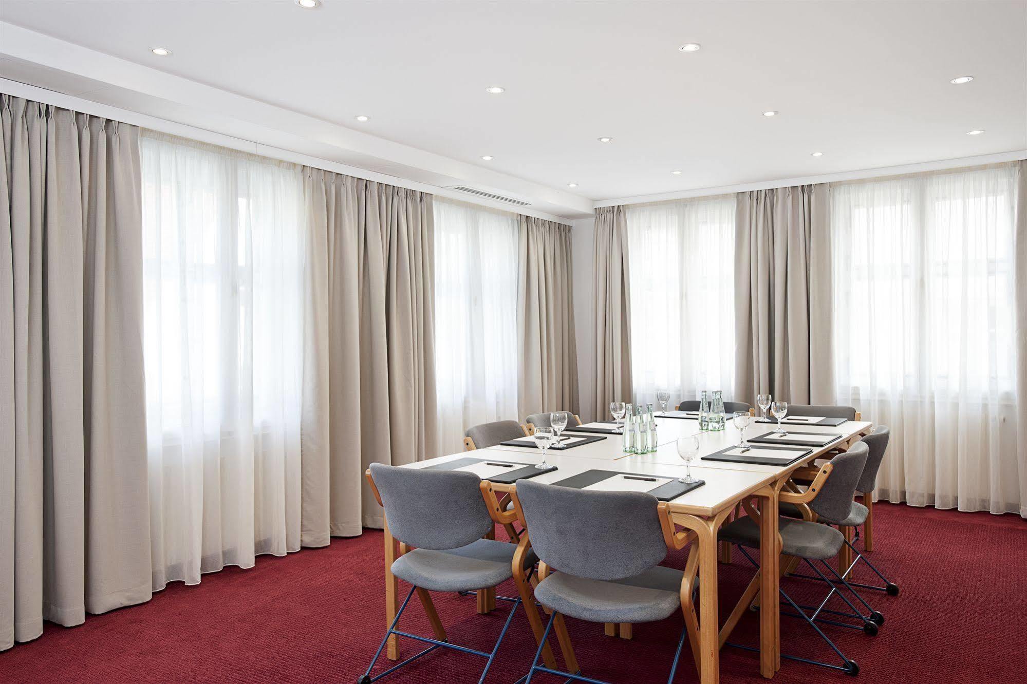 Hotel Kloesterle Noerdlingen - In Kuerze Elaya Hotel Kloesterle Nördlingen Екстериор снимка